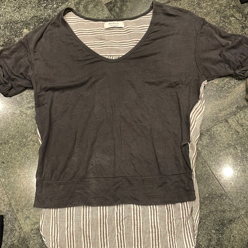 Bailey 44 short sleeve with linen striped back